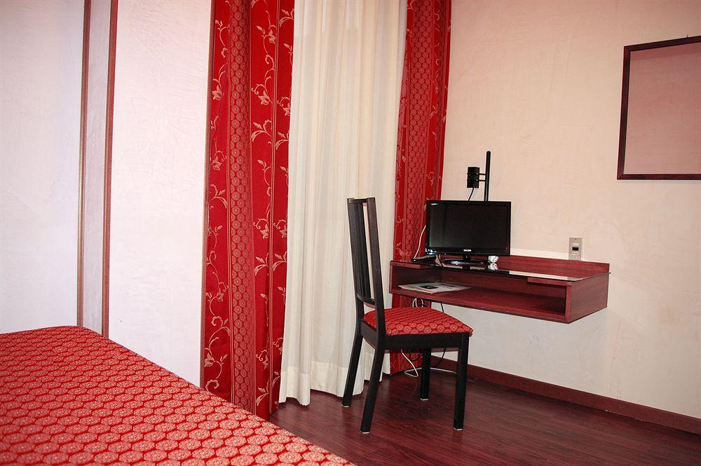 Hotel Salieri Леньяго Экстерьер фото