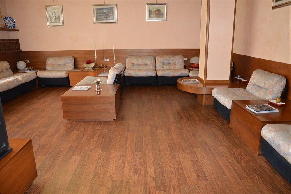 Hotel Salieri Леньяго Экстерьер фото