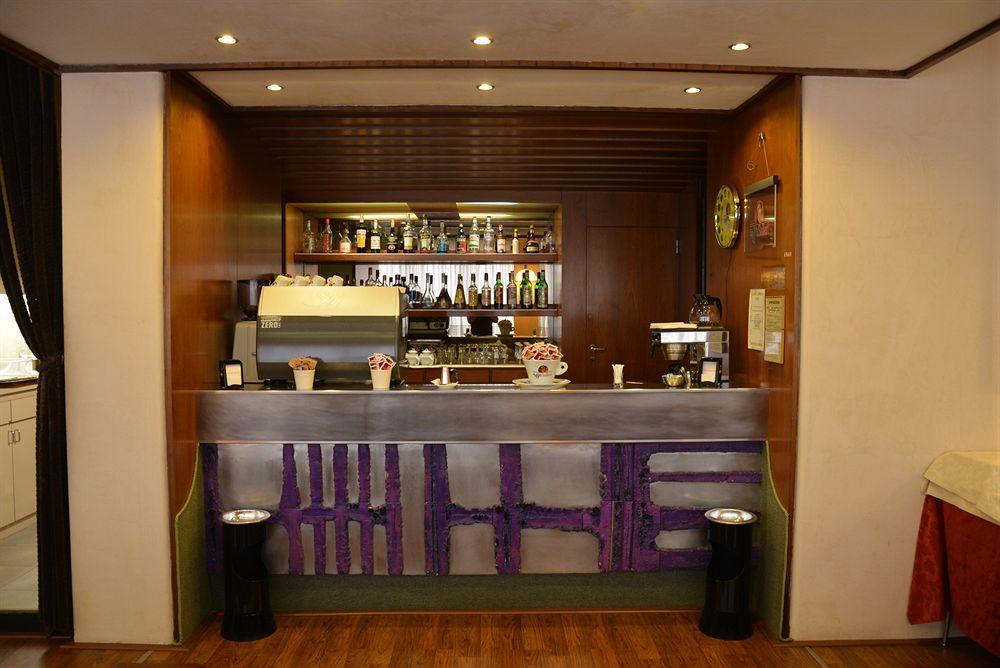 Hotel Salieri Леньяго Экстерьер фото