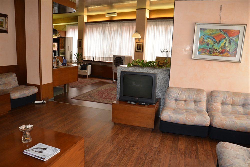 Hotel Salieri Леньяго Экстерьер фото