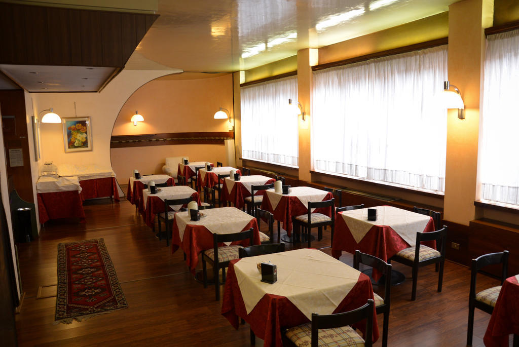 Hotel Salieri Леньяго Экстерьер фото