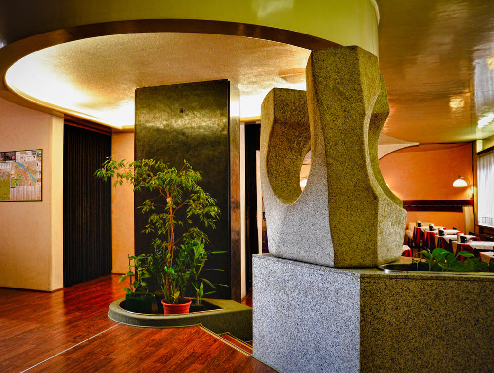 Hotel Salieri Леньяго Экстерьер фото