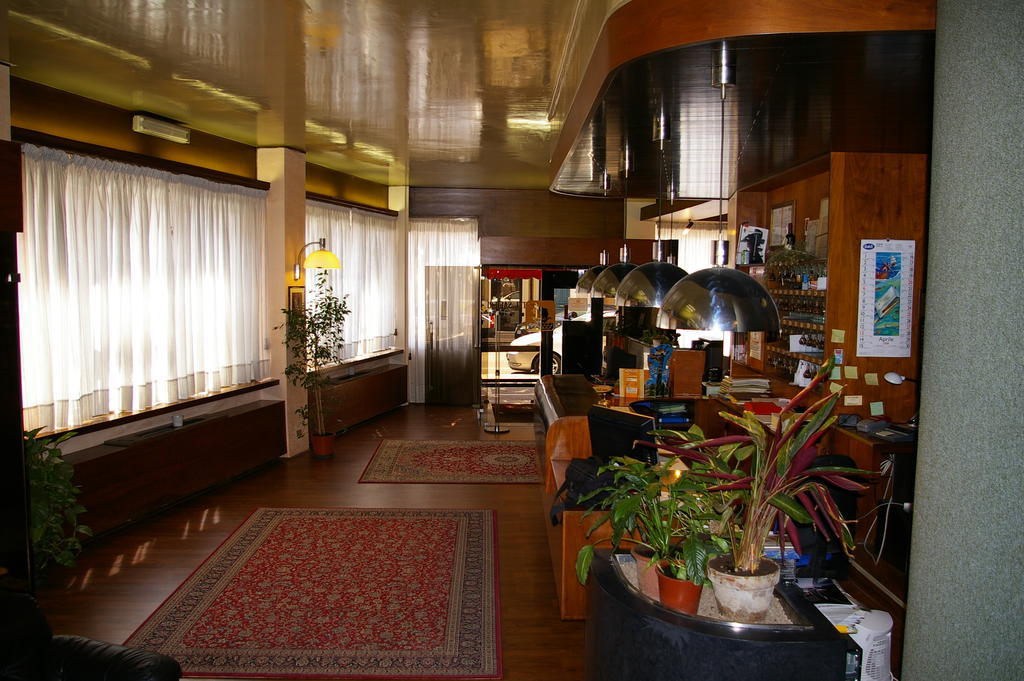 Hotel Salieri Леньяго Экстерьер фото