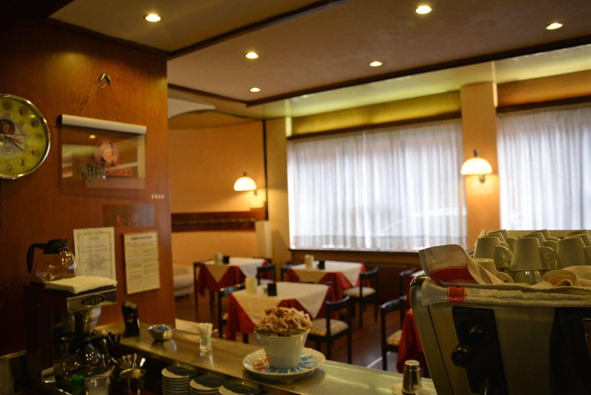 Hotel Salieri Леньяго Экстерьер фото