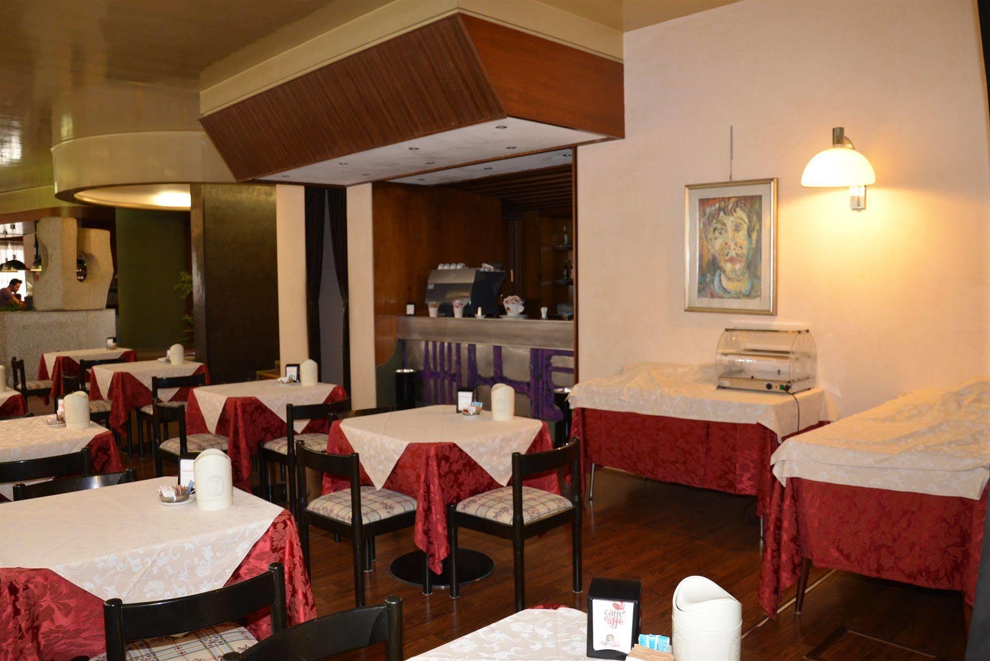 Hotel Salieri Леньяго Экстерьер фото