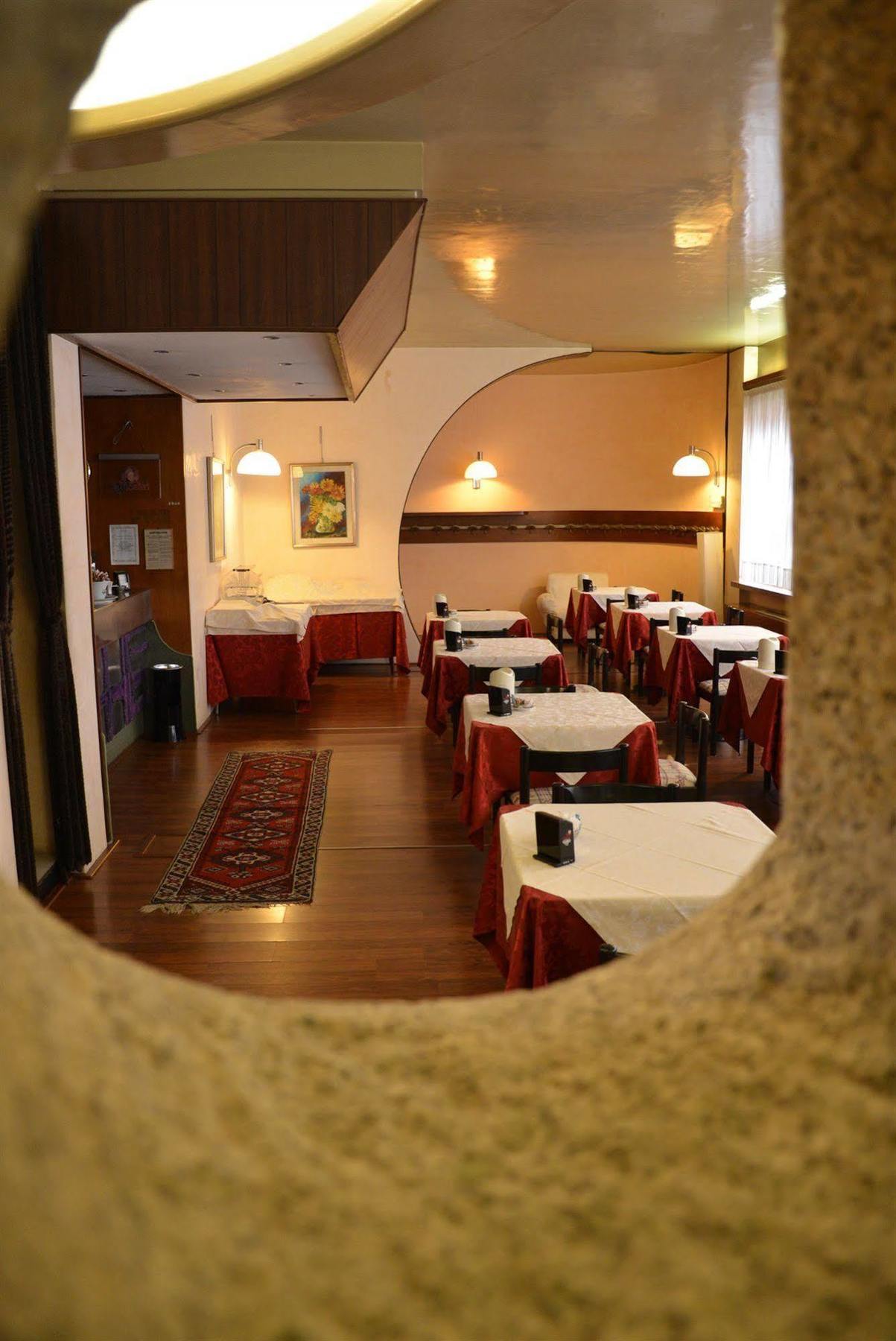 Hotel Salieri Леньяго Экстерьер фото
