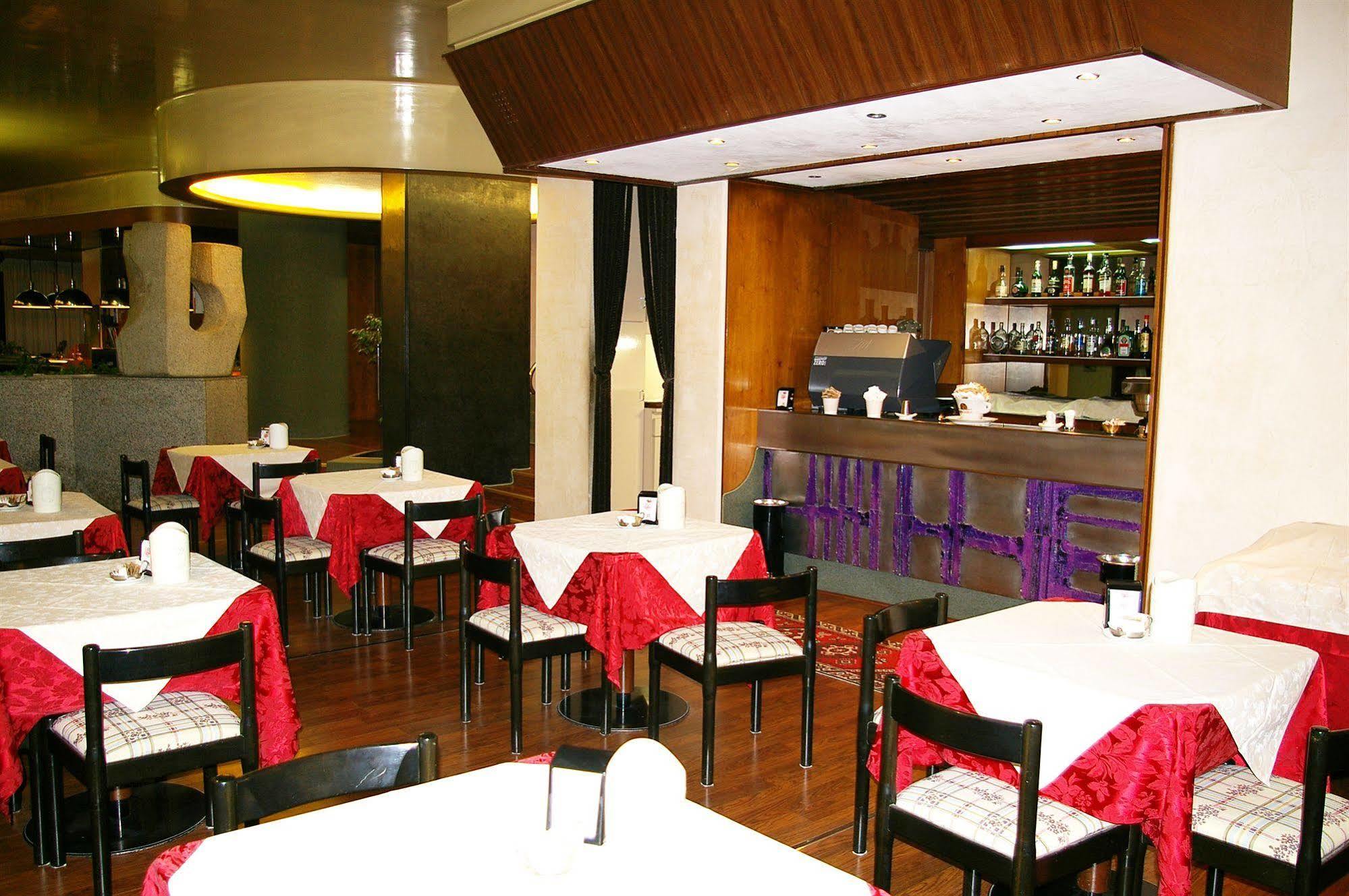 Hotel Salieri Леньяго Экстерьер фото
