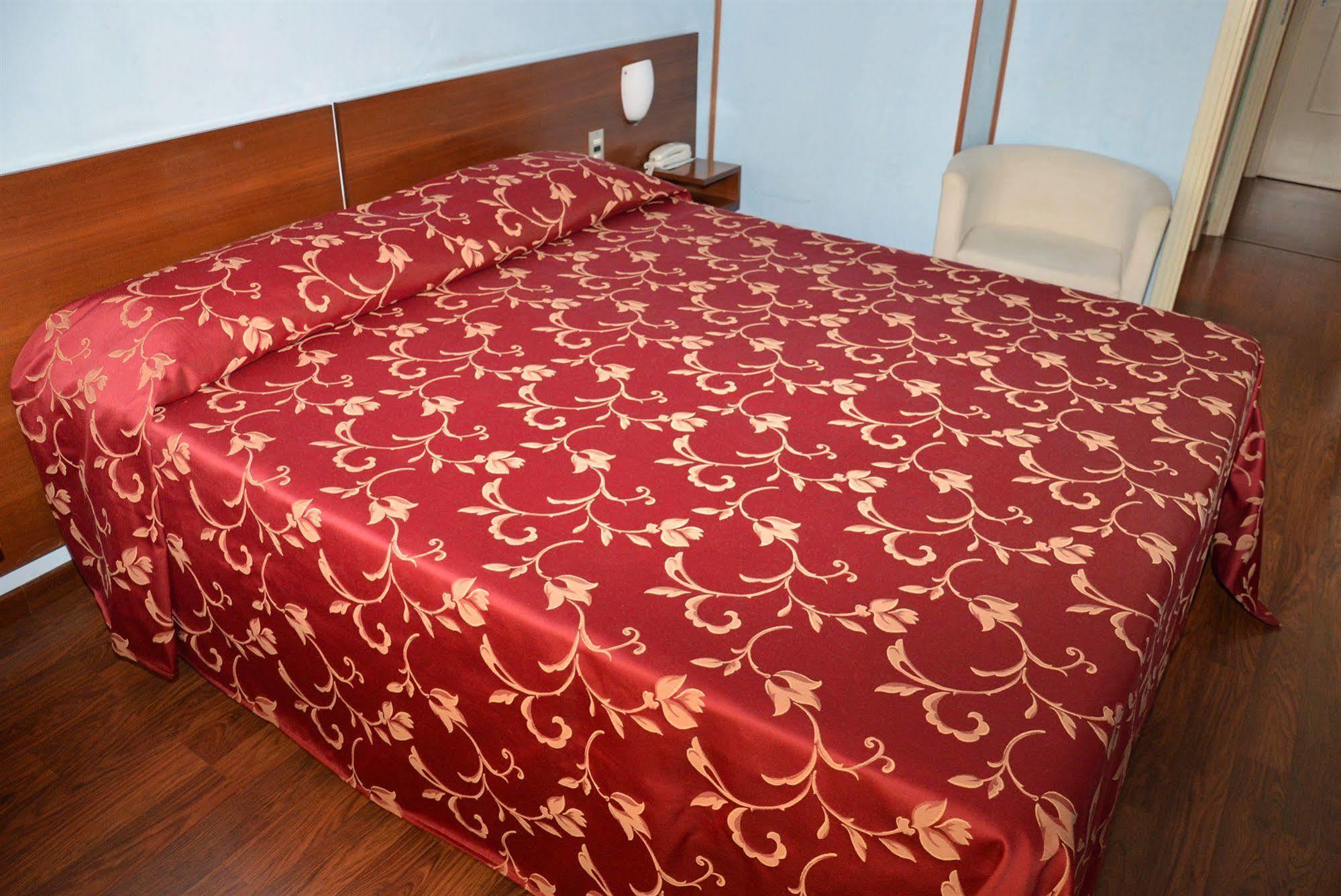 Hotel Salieri Леньяго Экстерьер фото