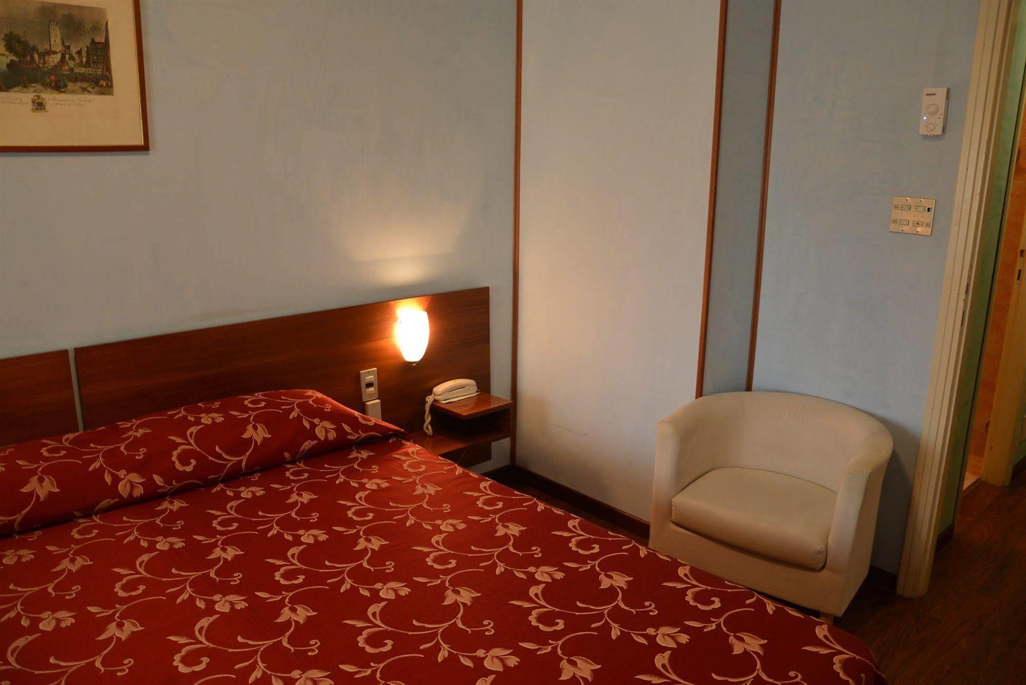 Hotel Salieri Леньяго Экстерьер фото