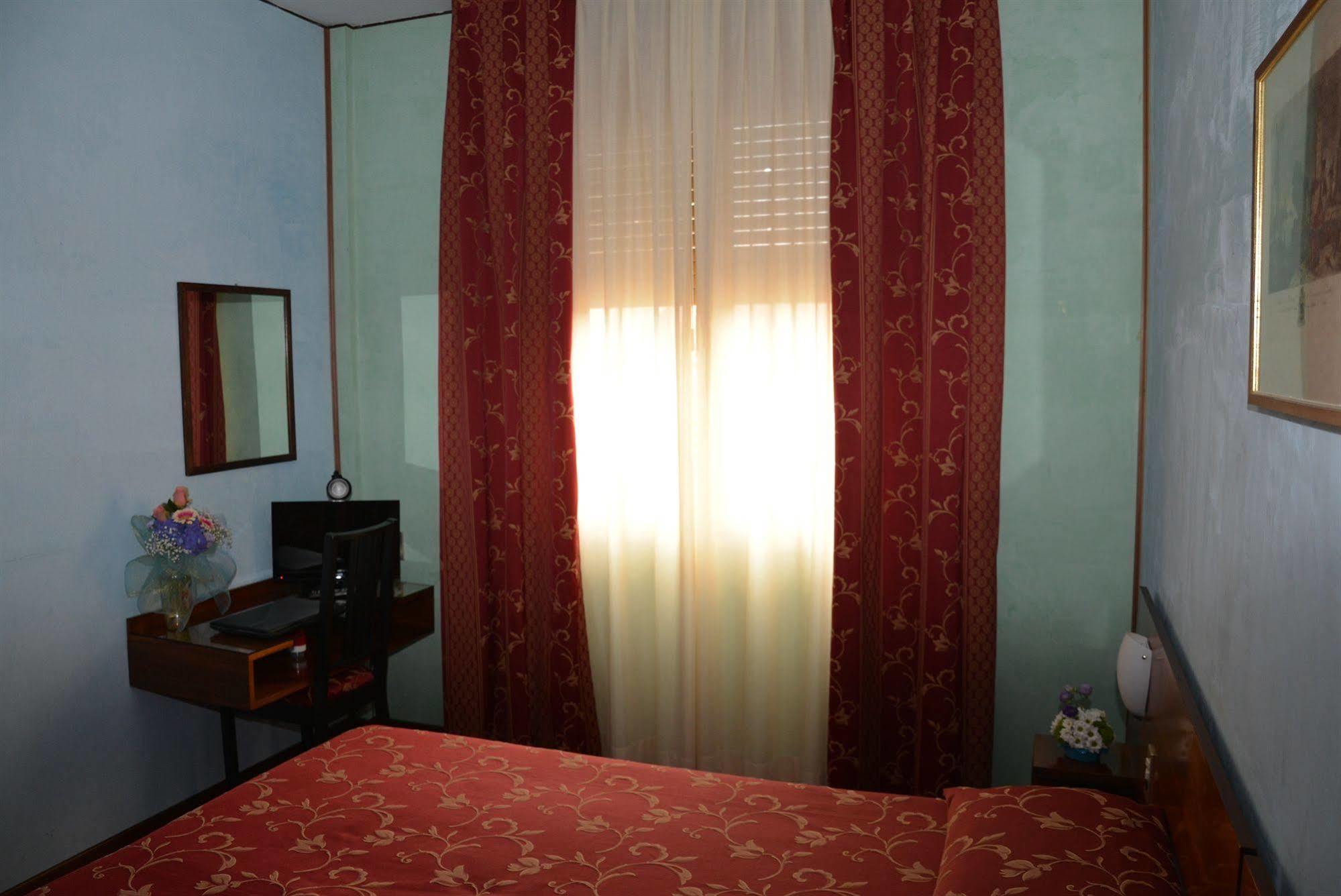 Hotel Salieri Леньяго Экстерьер фото