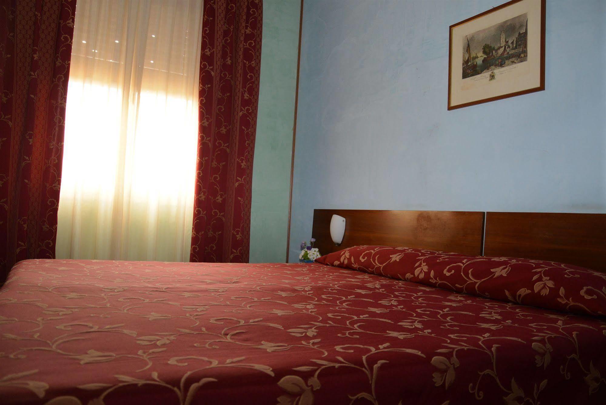 Hotel Salieri Леньяго Экстерьер фото